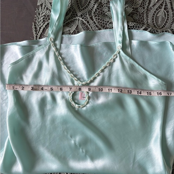 Mint Green Satin Chemise with V-Neckline - Picture 5 of 8